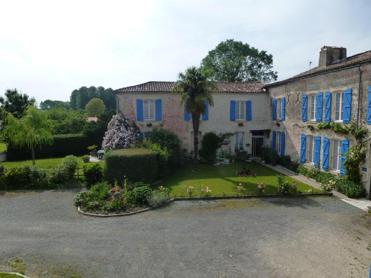 Le Logis De Faugerit Bed & Breakfast Frontenay-Rohan-Rohan Exterior photo